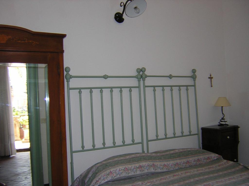 Villa Dei Leoni Santa Tecla Szoba fotó